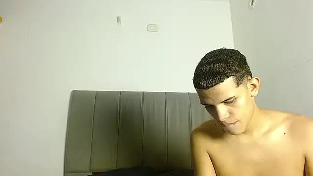 Snapshot of Jose_And_Daniel chatting on June 2026 04:28:01 AM Jose And Daniel online show from June 2026 04:28:01 AM