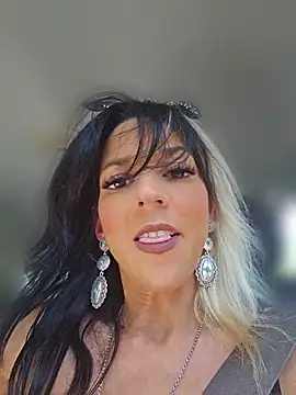 Snapshot of lil_jiggly chatting on July 2026 08:33:02 PM lil jiggly online show from July 2026 08:33:02 PM