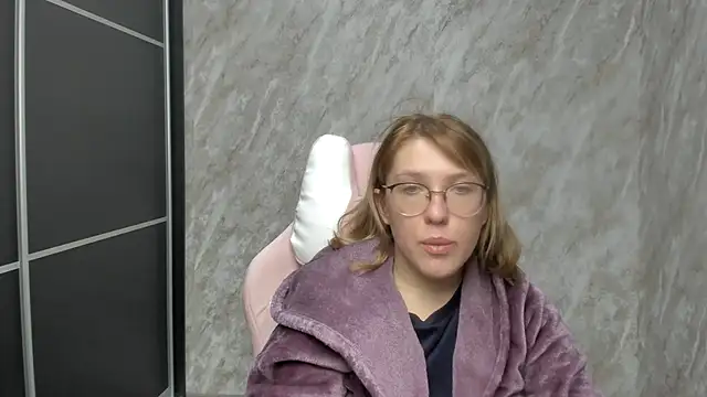 Reginasmilee online show from February 2025 07:56:01 AM