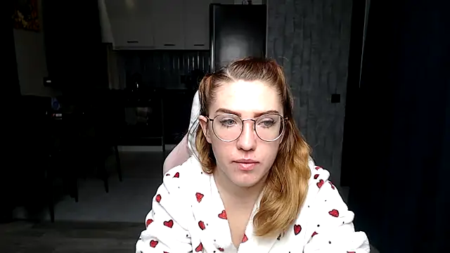 Reginasmilee online show from November 2025 12:33:01 AM