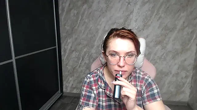 Reginasmilee online show from January 2026 01:11:01 AM