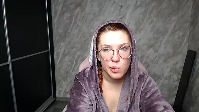 Reginasmilee online show from February 2026 01:35:02 AM