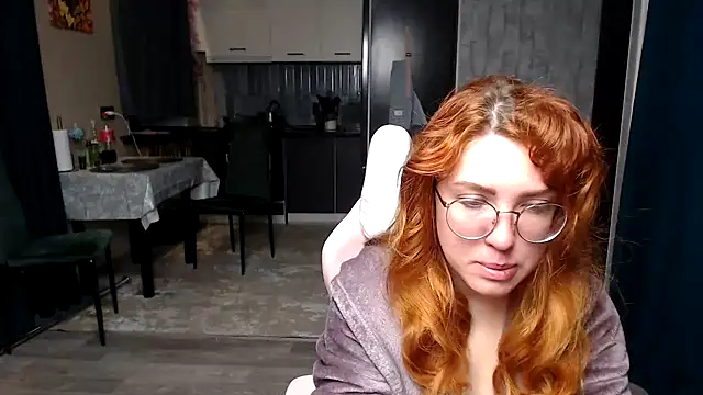 Reginasmilee online show from April 2026 01:27:01 AM