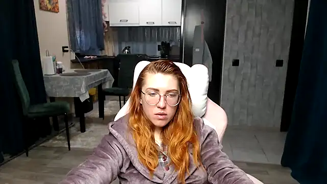 Reginasmilee online show from April 2026 02:51:02 AM