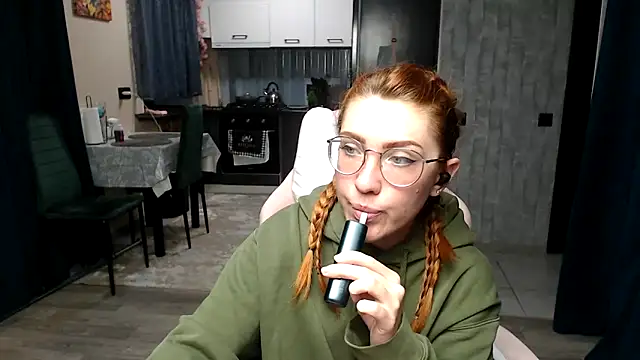 Reginasmilee online show from April 2026 02:36:02 AM