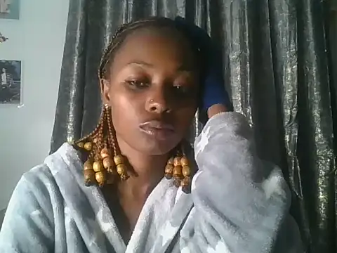Snapshot of Prettyquueen chatting on June 2026 11:43:01 PM Prettyquueen online show from June 2026 11:43:01 PM