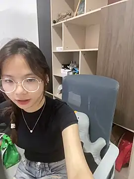 YY-1-1-1 online show from June 2026 07:13:02 AM