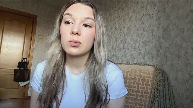 Snapshot of AminaGirl chatting on June 2026 02:49:02 PM AminaGirl online show from June 2026 02:49:02 PM