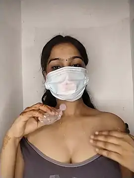 nikita-cam online show from August 2026 07:06:01 PM