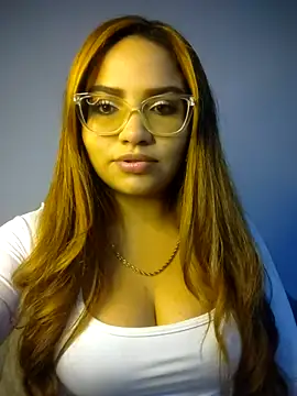Snapshot of DulceBx chatting on June 2026 04:11:02 AM DulceBx online show from June 2026 04:11:02 AM