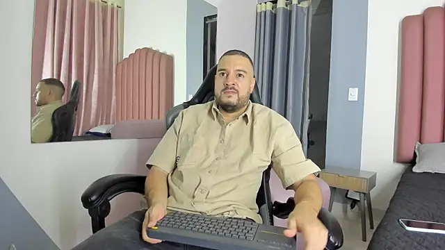 Snapshot of Nicola_D_Angelo chatting on July 2026 08:39:01 PM Nicola D Angelo online show from July 2026 08:39:01 PM