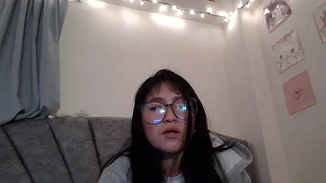 Snapshot of Zui_Luh chatting on July 2026 04:08:01 AM Zui Luh online show from July 2026 04:08:01 AM