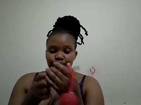 Snapshot of QueenAtynat chatting on June 2026 11:31:01 AM QueenAtynat online show from June 2026 11:31:01 AM