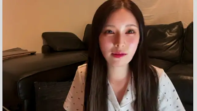 Snapshot of Sakura-tk chatting on July 2026 10:51:02 AM Sakura-tk online show from July 2026 10:51:02 AM