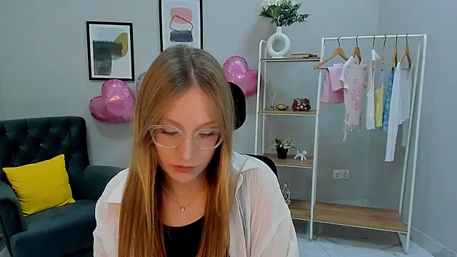 Elizabeth Hunt online show from June 2026 10:52:02 AM