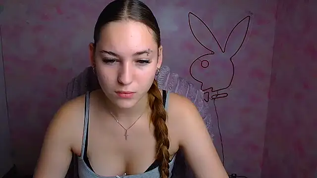 Snapshot of Holly_Mooon_ chatting on July 2026 05:21:02 AM Holly Mooon online show from July 2026 05:21:02 AM