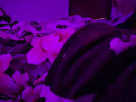 Snapshot of pleasures_wish chatting on July 2026 08:42:01 AM pleasures wish online show from July 2026 08:42:01 AM