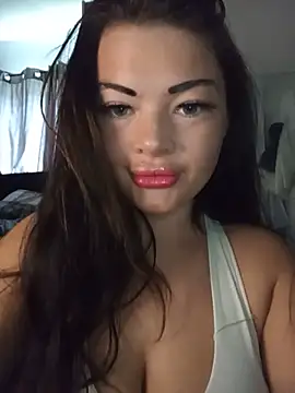 Snapshot of Curveyqueenn chatting on July 2026 12:11:02 PM Curveyqueenn online show from July 2026 12:11:02 PM