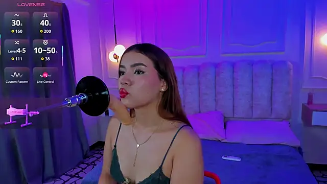 Snapshot of sweetty_emma chatting on July 2026 01:37:01 PM sweetty emma online show from July 2026 01:37:01 PM