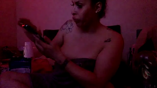 imisamoore69 online show from September 2025 06:40:01 PM