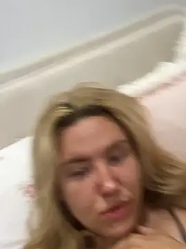Snapshot of MaddyCherryX chatting on July 2026 08:40:01 PM MaddyCherryX online show from July 2026 08:40:01 PM