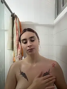 Snapshot of Sophiia_Luxx chatting on July 2026 06:34:02 PM Sophiia Luxx online show from July 2026 06:34:02 PM