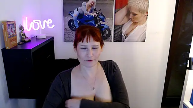 Snapshot of GileraBabe chatting on July 2026 11:28:01 AM GileraBabe online show from July 2026 11:28:01 AM