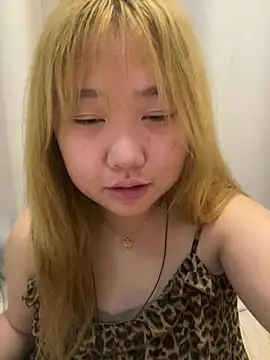 Snapshot of Tuii-1 chatting on July 2026 08:06:02 PM Tuii-1 online show from July 2026 08:06:02 PM