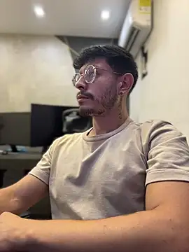 Snapshot of andrewlopezz chatting on July 2026 06:55:02 PM andrewlopezz online show from July 2026 06:55:02 PM
