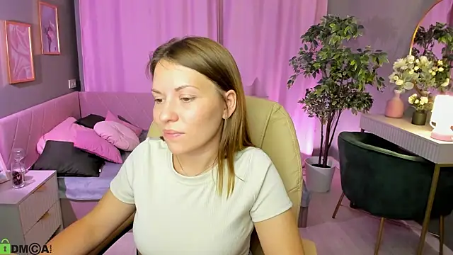 Snapshot of Kira_Miragee chatting on July 2026 04:17:02 AM Kira Miragee online show from July 2026 04:17:02 AM