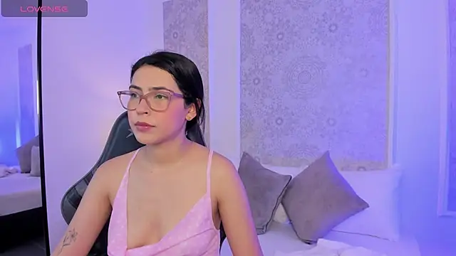 Snapshot of amber_piercee chatting on July 2026 07:15:02 PM amber piercee online show from July 2026 07:15:02 PM