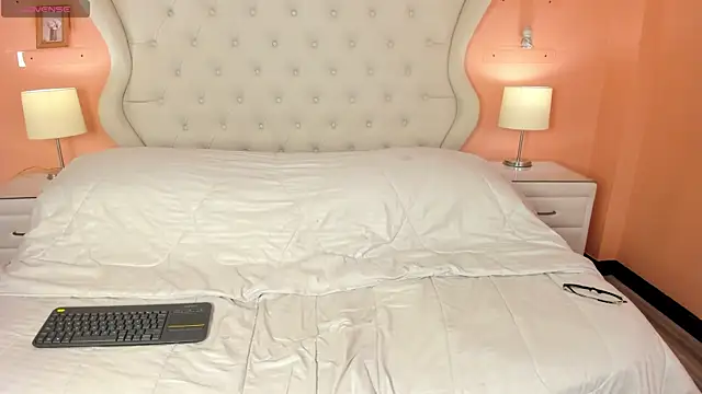 Valery Marie online show from July 2026 12:54:02 PM