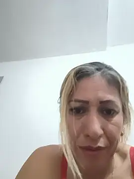 Snapshot of cielo-rojo chatting on July 2026 04:23:02 PM cielo-rojo online show from July 2026 04:23:02 PM
