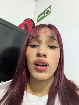 Snapshot of kathe_mooree chatting on July 2026 12:33:01 PM kathe mooree online show from July 2026 12:33:01 PM