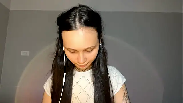 Snapshot of MayraLucarelli chatting on July 2026 10:18:02 AM MayraLucarelli online show from July 2026 10:18:02 AM
