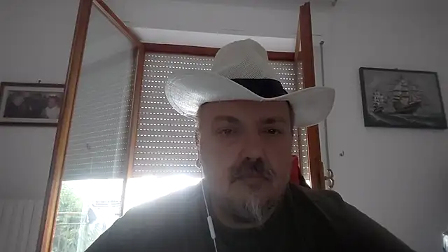 Snapshot of Theitalianpapi chatting on July 2026 05:34:01 AM Theitalianpapi online show from July 2026 05:34:01 AM
