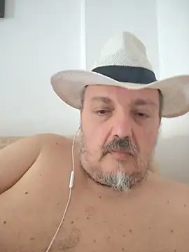 Snapshot of Theitalianpapi chatting on July 2026 03:50:01 PM Theitalianpapi online show from July 2026 03:50:01 PM