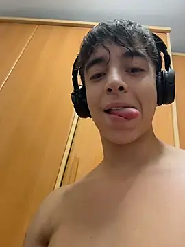 Andrexxxitoo online show from July 2026 06:22:02 PM