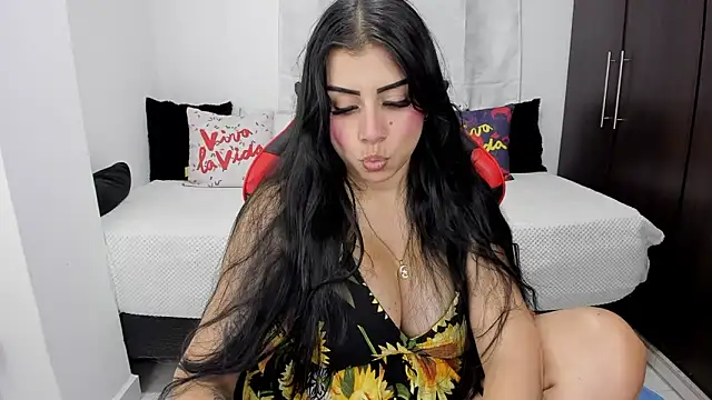 lucy007  online show from February 2025 08:00:01 PM