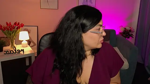 MiaCoollins online show from July 2026 04:23:02 PM