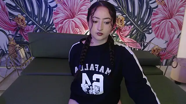 Snapshot of Rebeca_dreams chatting on July 2026 08:57:02 PM Rebeca dreams online show from July 2026 08:57:02 PM