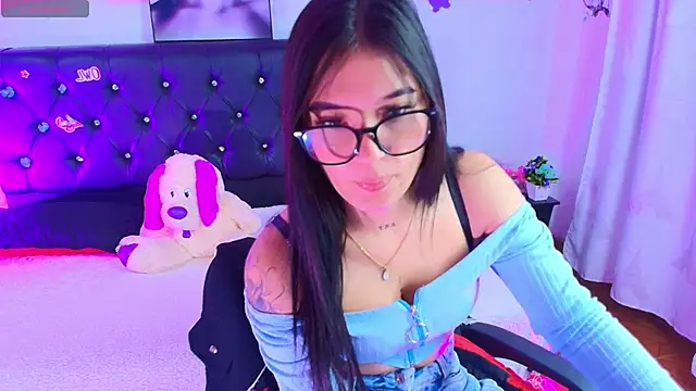 Stefanny Sweett  online show from July 2026 12:32:02 PM