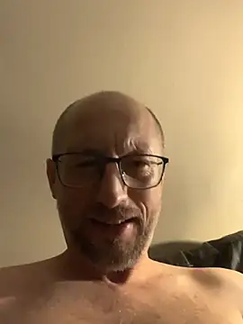 Snapshot of Rosbif69 chatting on July 2026 11:18:02 PM Rosbif69 online show from July 2026 11:18:02 PM