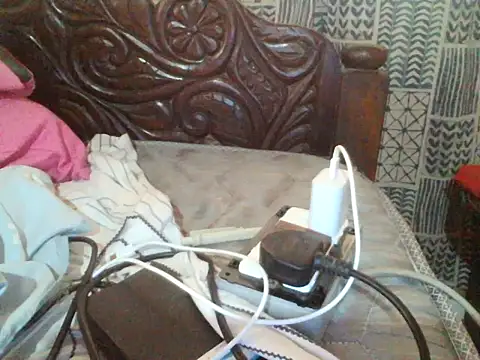 queenzulfa online show from August 2026 09:00:01 AM