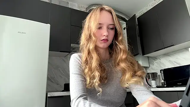 LuiseFurbeck online show from July 2026 10:39:01 AM