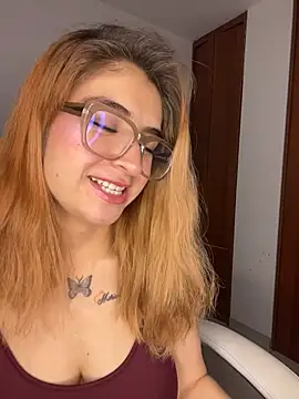 Snapshot of SweetSussy_ chatting on July 2026 04:00:02 AM SweetSussy online show from July 2026 04:00:02 AM