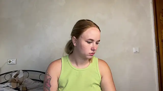 Snapshot of AngelMia_92 chatting on July 2026 08:02:02 AM AngelMia 92 online show from July 2026 08:02:02 AM
