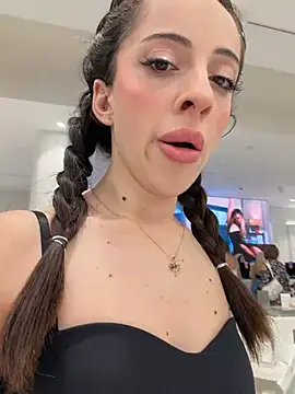Snapshot of MoonLinaa chatting on July 2026 10:50:02 AM MoonLinaa online show from July 2026 10:50:02 AM