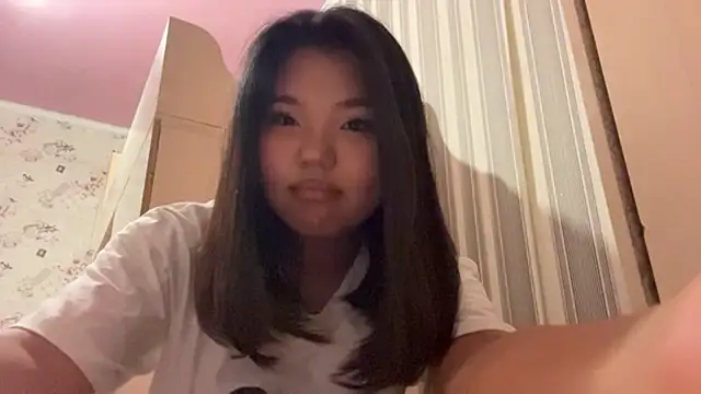 Snapshot of JohannaMickiewicz chatting on July 2026 03:10:01 PM JohannaMickiewicz online show from July 2026 03:10:01 PM
