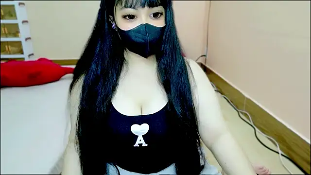 Snapshot of Lyne_tif chatting on August 2026 01:53:02 AM Lyne tif online show from August 2026 01:53:02 AM